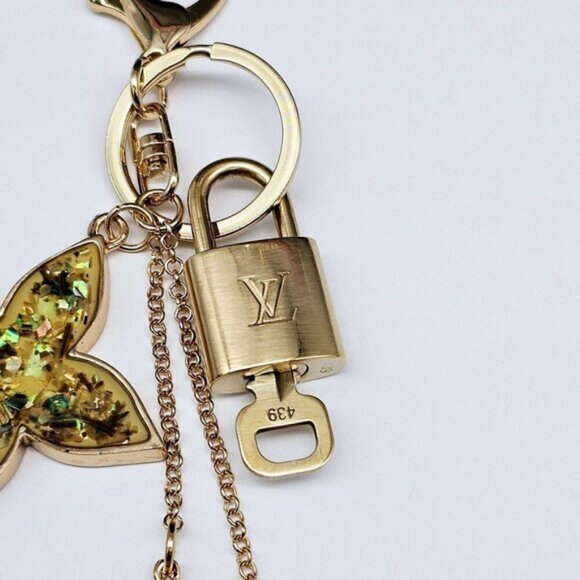 Authentic Louis Vuitton Lock & Key with unbranded Clover Flower Bagcharm 101025 - Picture 7 of 10